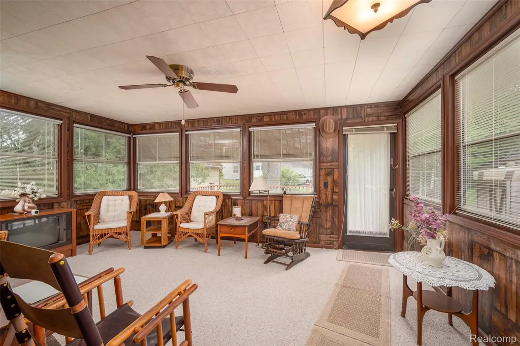 207 N Pine River Street Ithaca City MI 48847