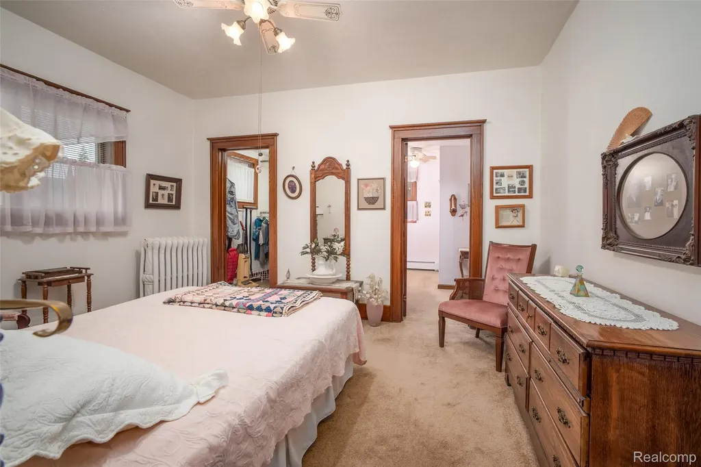 207 N Pine River Street Ithaca City MI 48847