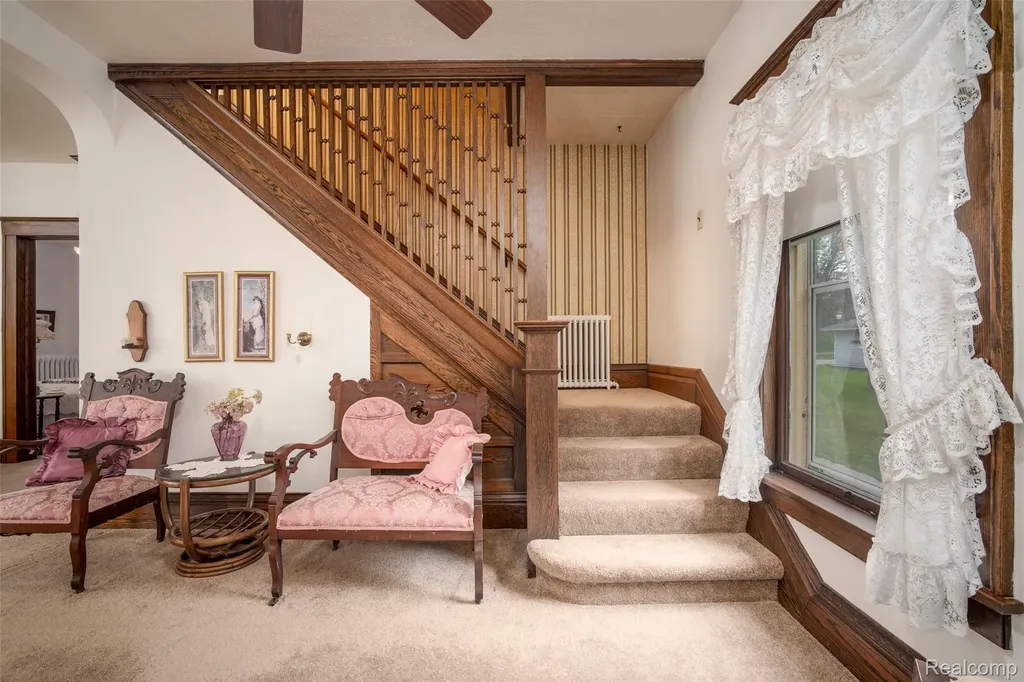 207 N Pine River Street Ithaca City MI 48847