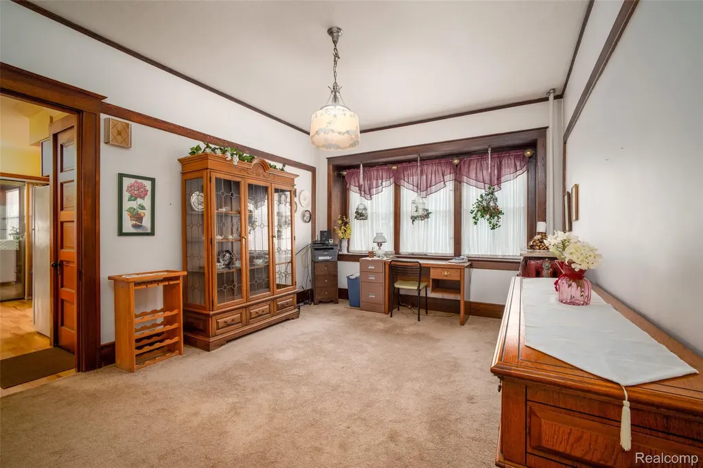 207 N Pine River Street Ithaca City MI 48847