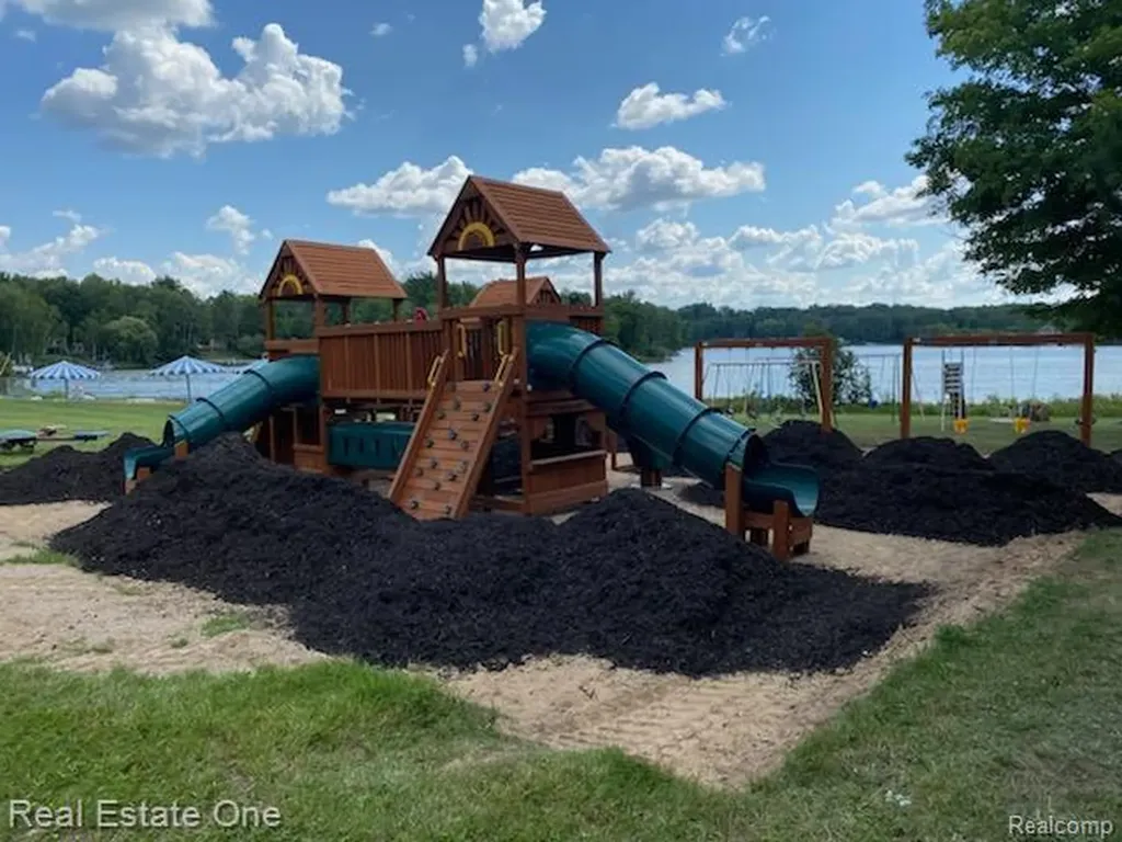 23007 Miramichi Drive Chippewa Township MI 49631