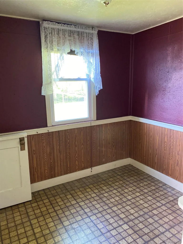 21258 Bon Heur Street St. Clair Shores City MI 48081