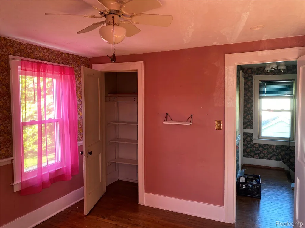 21258 Bon Heur Street St. Clair Shores City MI 48081