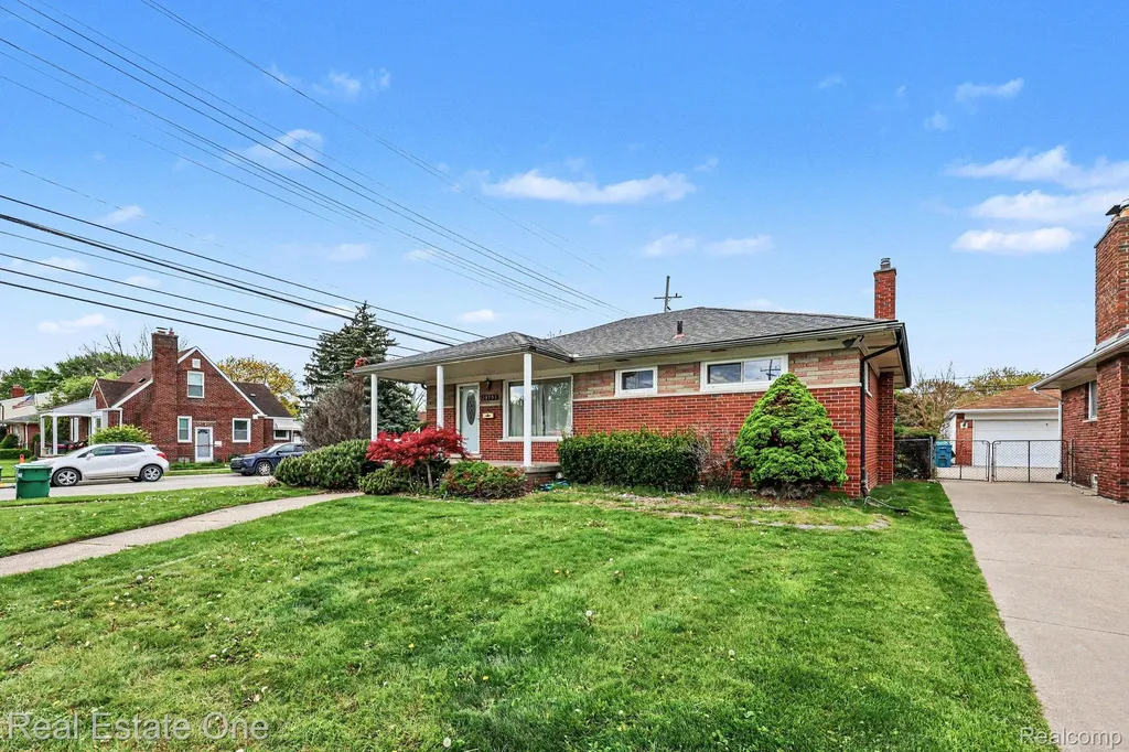 23705 Wilmot Avenue Eastpointe City MI 48021