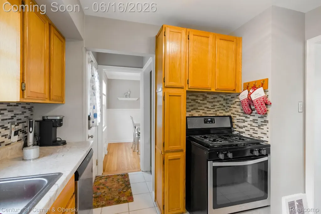 26101 Fordson Highway Redford Charter Township MI 48239