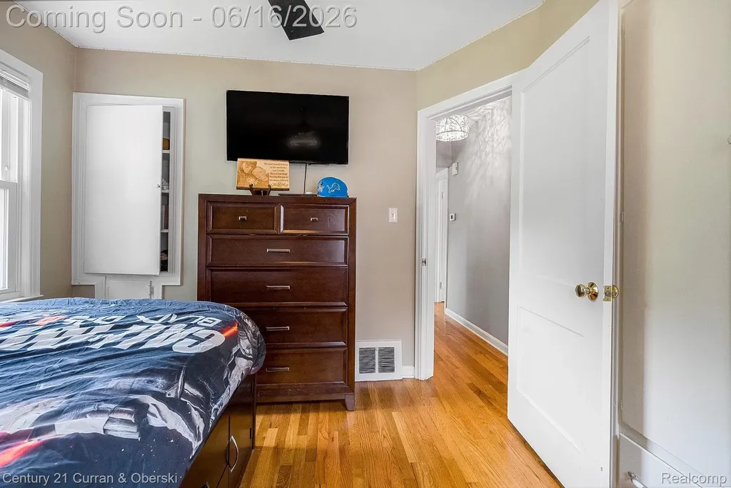 26101 Fordson Highway Redford Charter Township MI 48239
