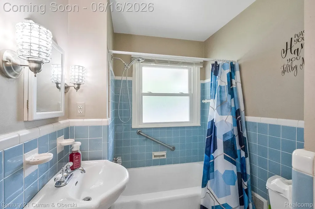26101 Fordson Highway Redford Charter Township MI 48239