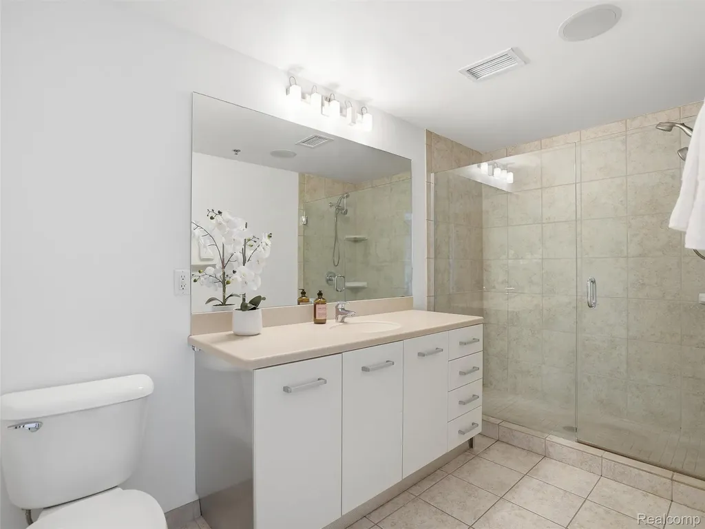 432 S Washington Avenue Royal Oak City MI 48067