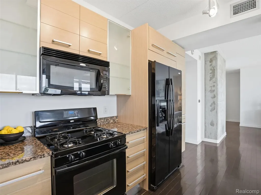 432 S Washington Avenue Royal Oak City MI 48067