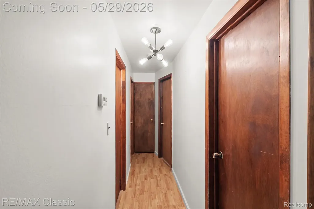 15586 Oakbrook Street Romulus City MI 48174