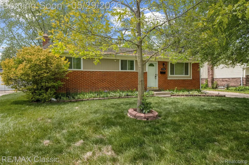 15586 Oakbrook Street Romulus City MI 48174