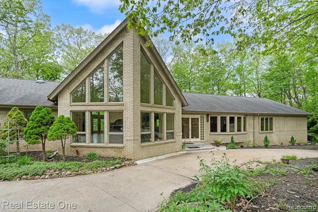 Genoa Township MI, 2670 Spring Grove Drive