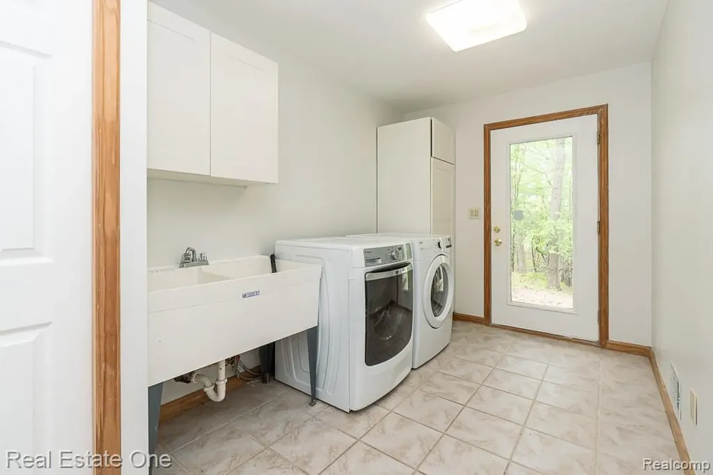 2670 Spring Grove Drive Genoa Township MI 48114