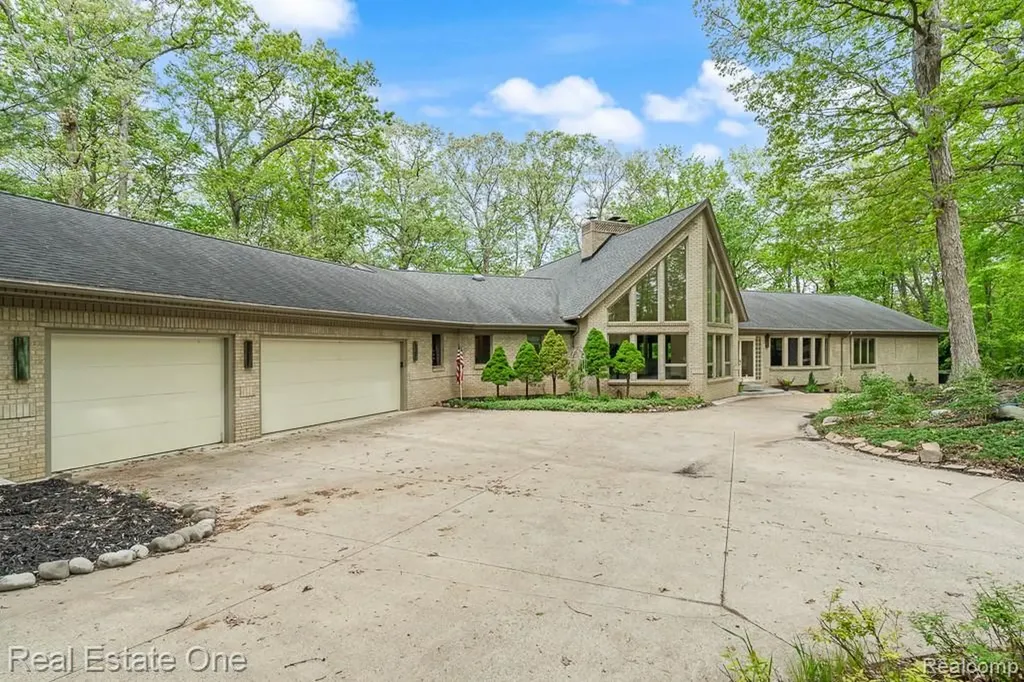 2670 Spring Grove Drive Genoa Township MI 48114