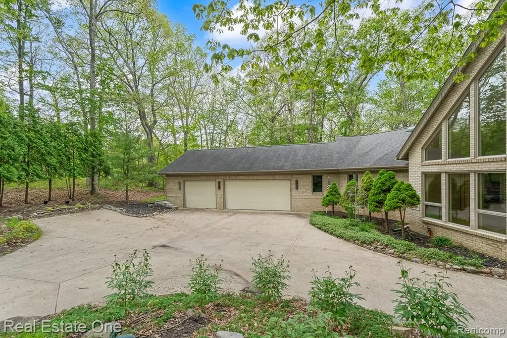 2670 Spring Grove Drive Genoa Township MI 48114