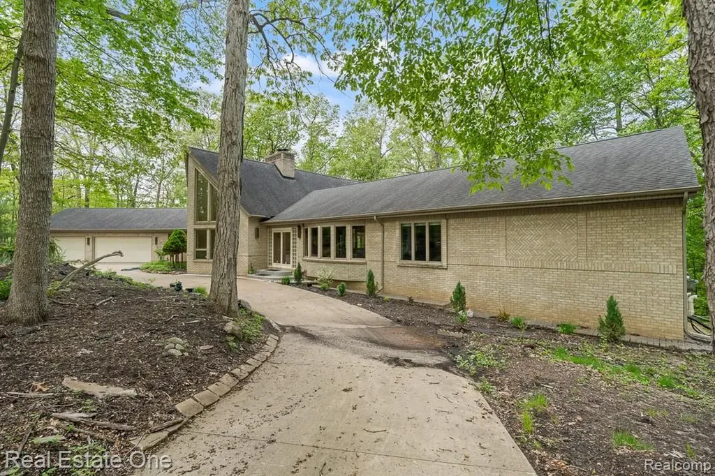 2670 Spring Grove Drive Genoa Township MI 48114