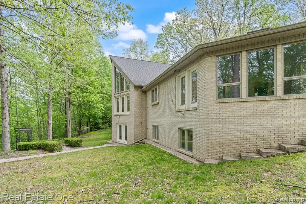 2670 Spring Grove Drive Genoa Township MI 48114