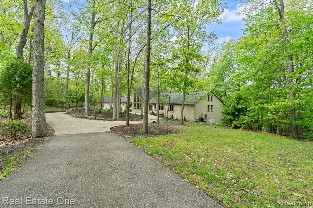 2670 Spring Grove Drive Genoa Township MI 48114
