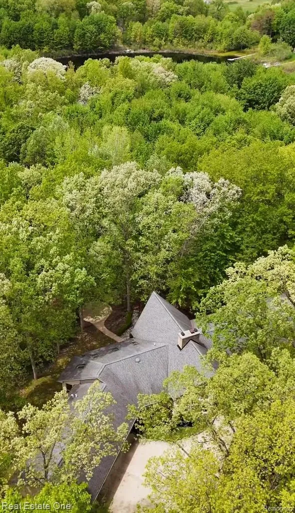 2670 Spring Grove Drive Genoa Township MI 48114