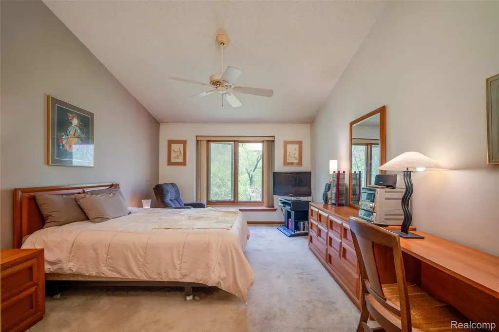 22130 River Ridge Trail Farmington Hills City MI 48335