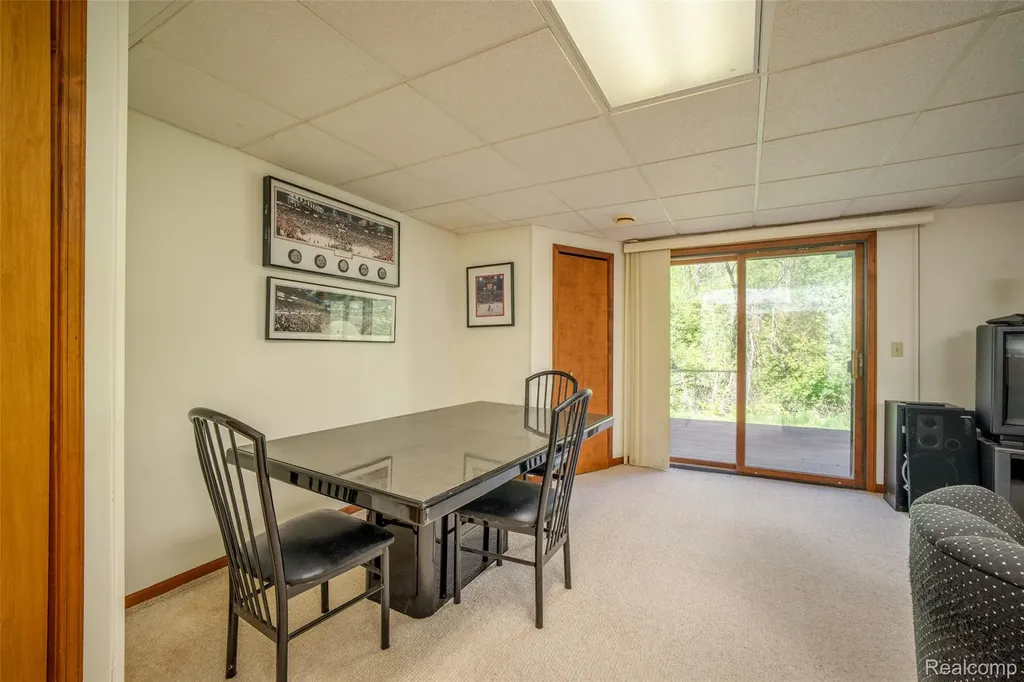 22130 River Ridge Trail Farmington Hills City MI 48335