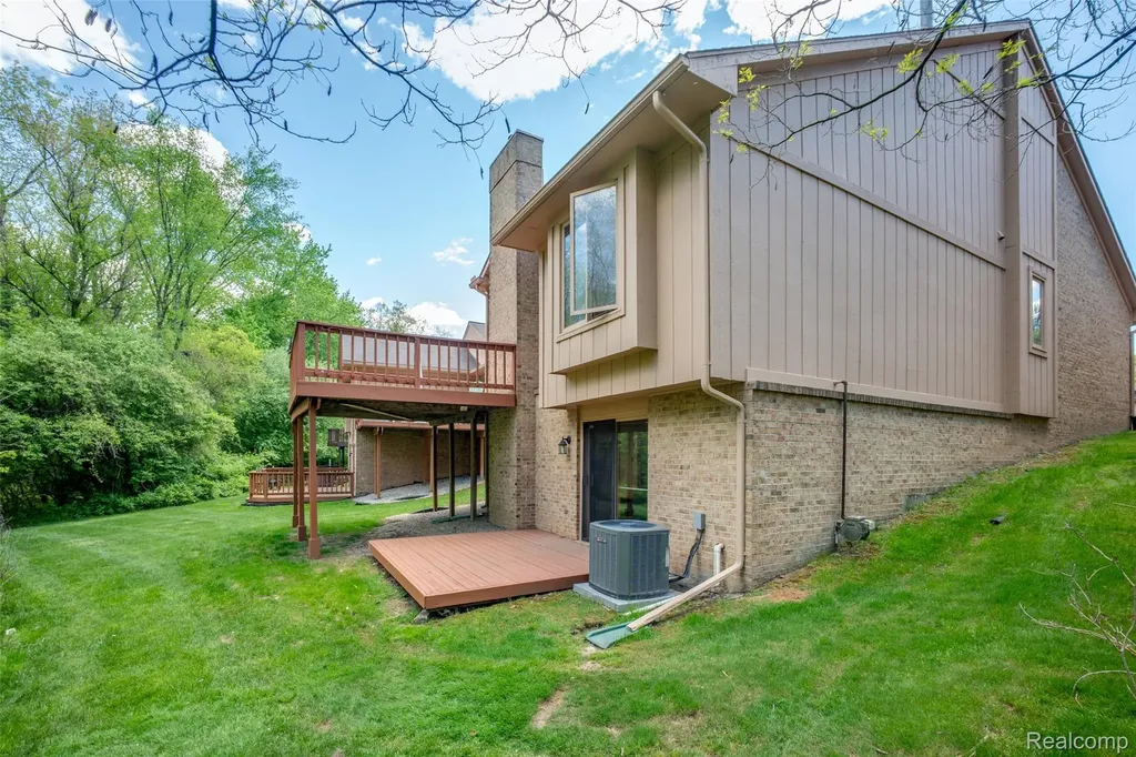 22130 River Ridge Trail Farmington Hills City MI 48335