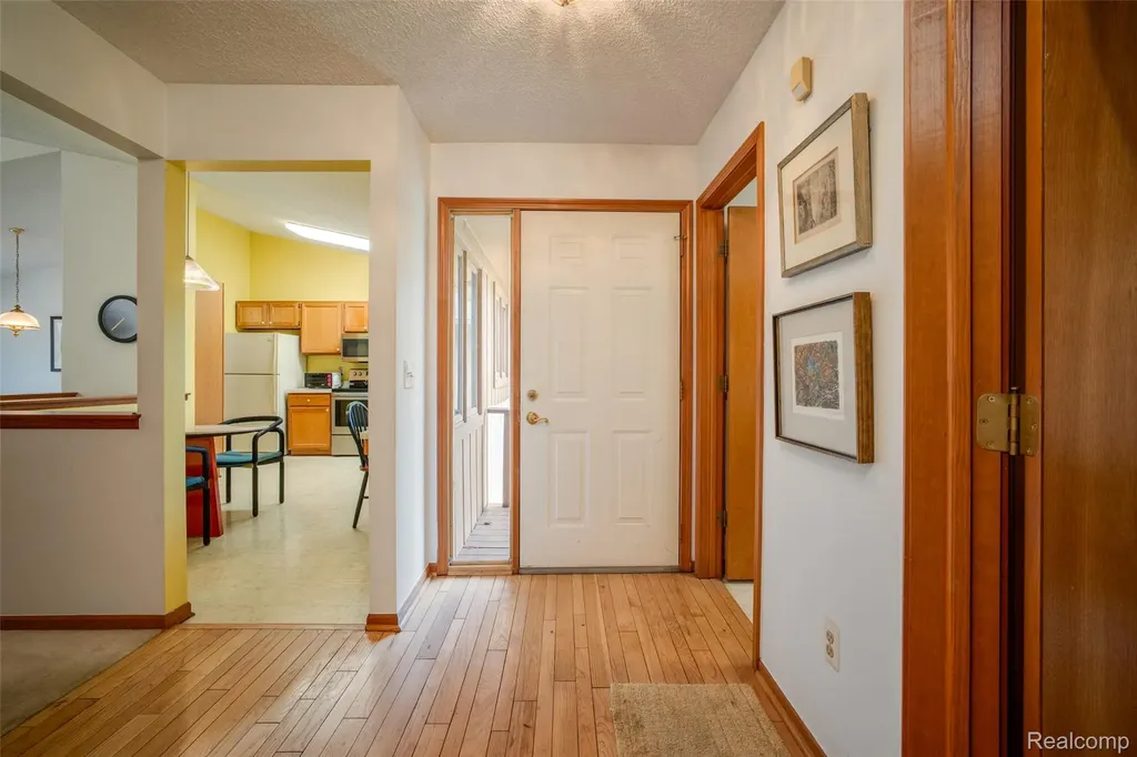 22130 River Ridge Trail Farmington Hills City MI 48335