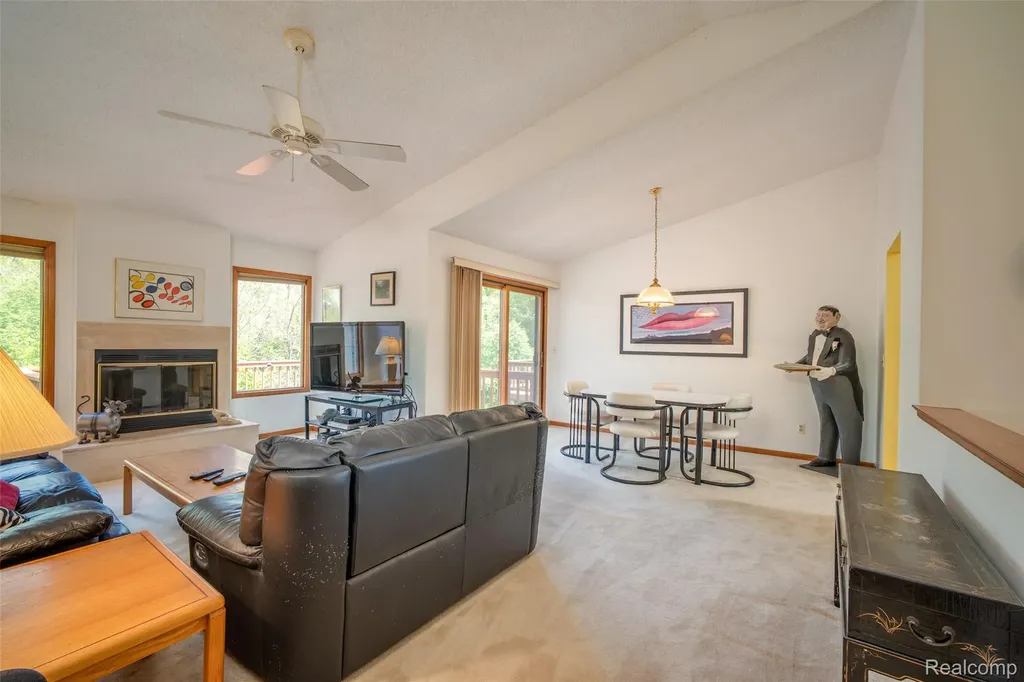 22130 River Ridge Trail Farmington Hills City MI 48335