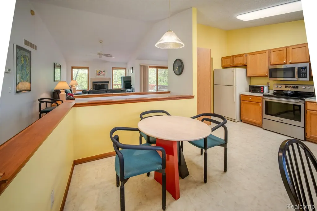 22130 River Ridge Trail Farmington Hills City MI 48335