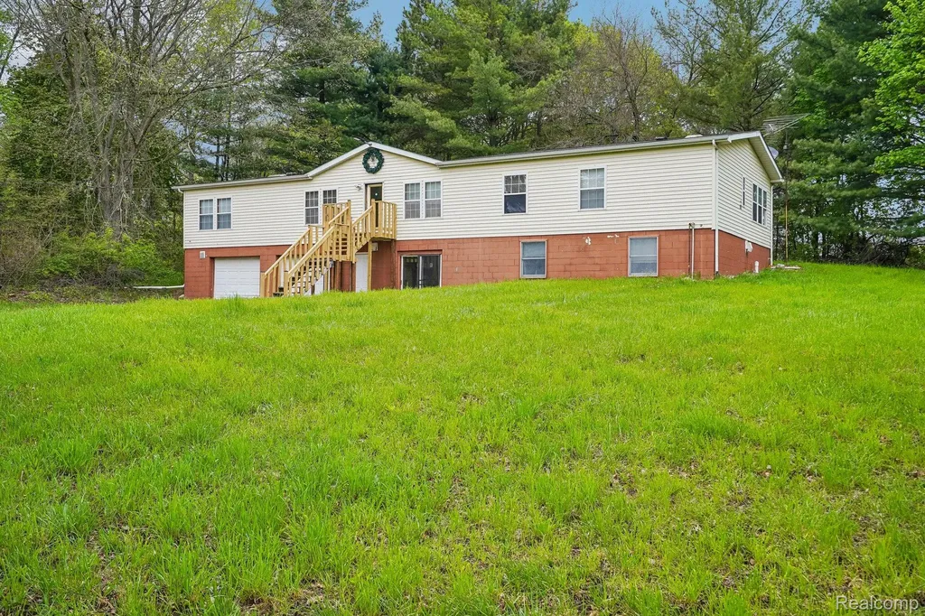 3363 N Branch Road North Branch Township MI 48461