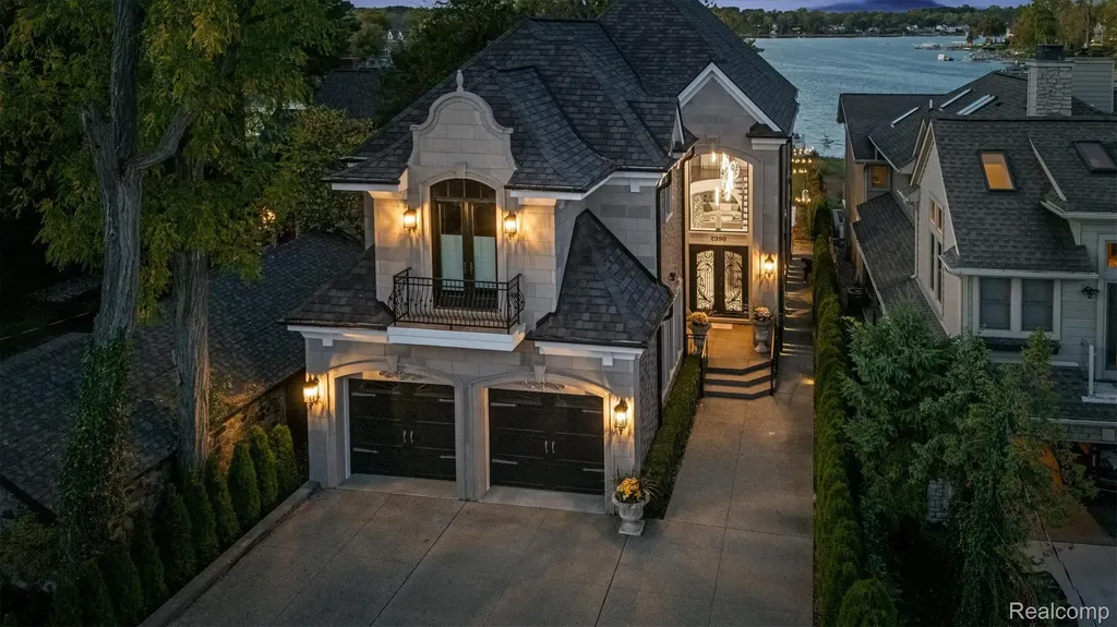 2390 Walnut Lake Road West Bloomfield Charter Township MI 48323