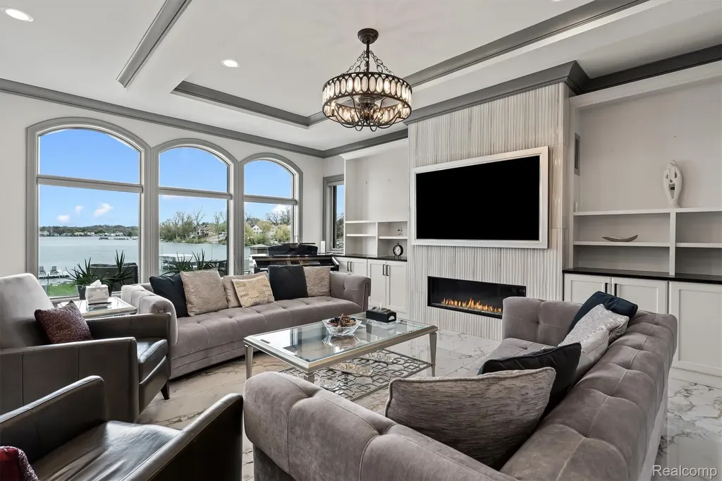 2390 Walnut Lake Road West Bloomfield Charter Township MI 48323