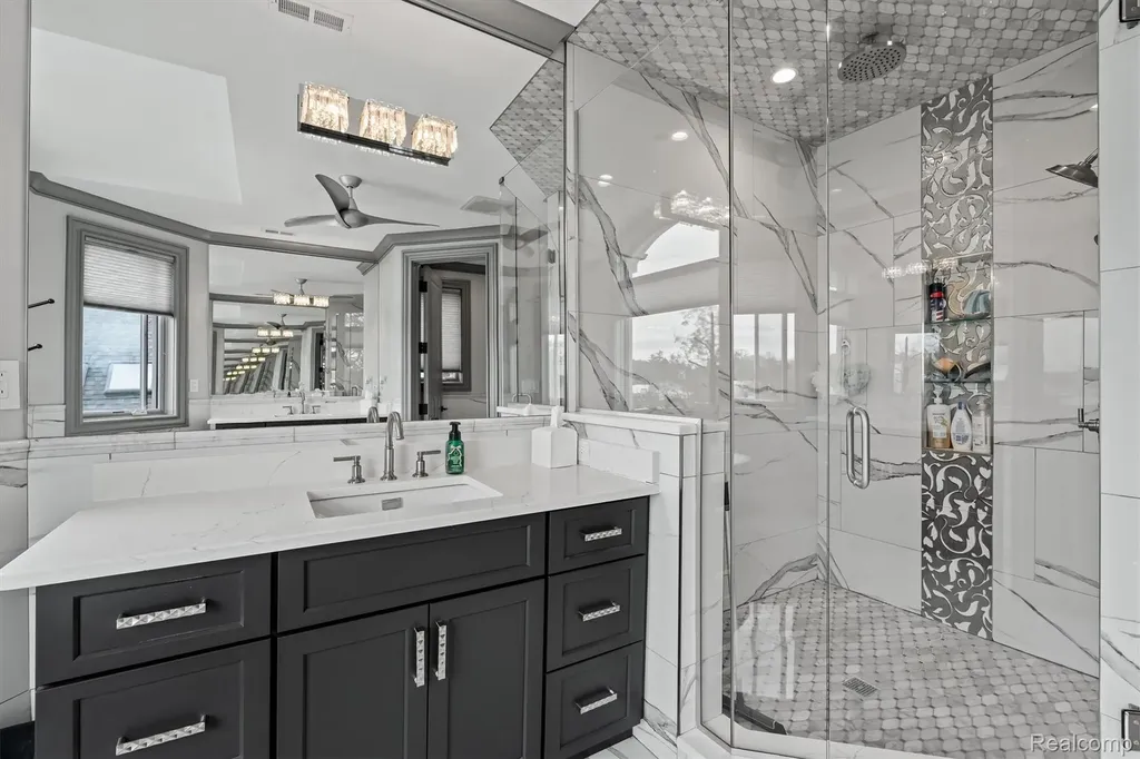 2390 Walnut Lake Road West Bloomfield Charter Township MI 48323
