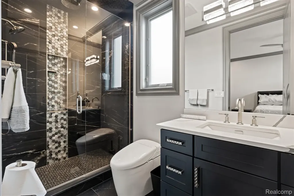 2390 Walnut Lake Road West Bloomfield Charter Township MI 48323