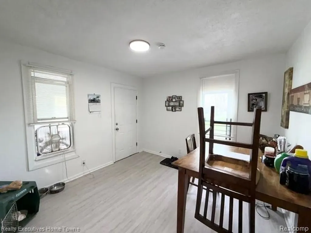 57 Oak Street River Rouge City MI 48218