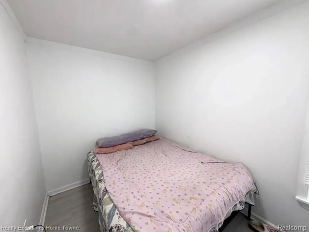 57 Oak Street River Rouge City MI 48218