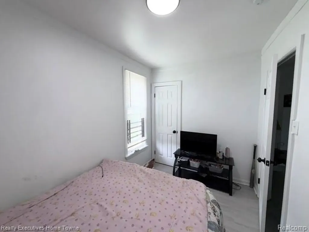 57 Oak Street River Rouge City MI 48218
