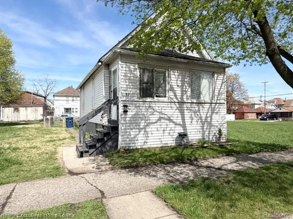 57 Oak Street River Rouge City MI 48218