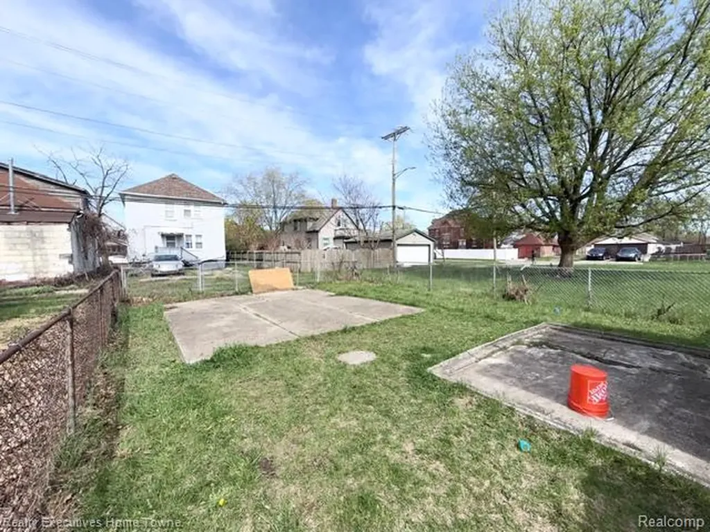 57 Oak Street River Rouge City MI 48218