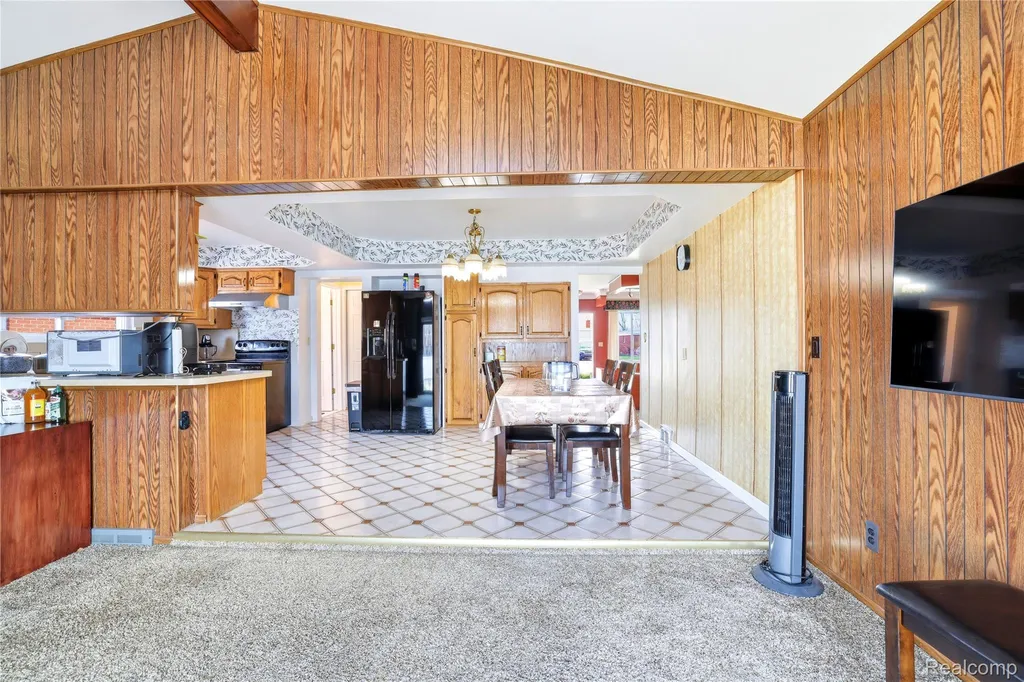 13455 Haupt Drive Warren City MI 48088