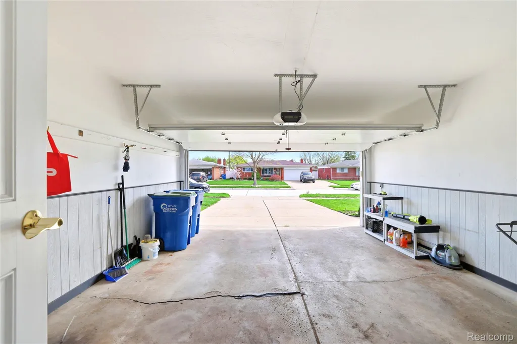 13455 Haupt Drive Warren City MI 48088