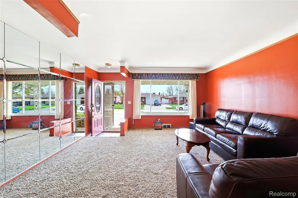 13455 Haupt Drive Warren City MI 48088