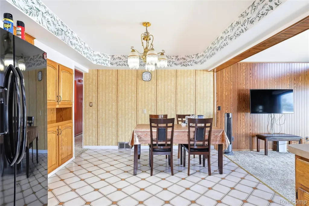 13455 Haupt Drive Warren City MI 48088