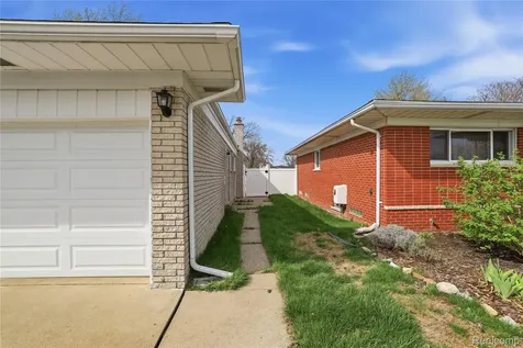 13455 Haupt Drive Warren City MI 48088