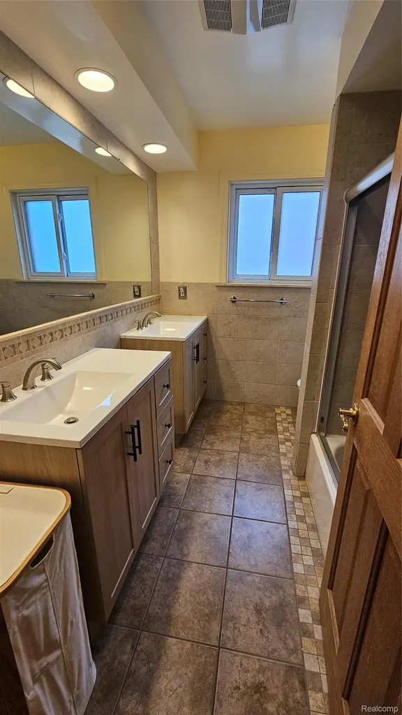 25317 Koths Street Taylor City MI 48180