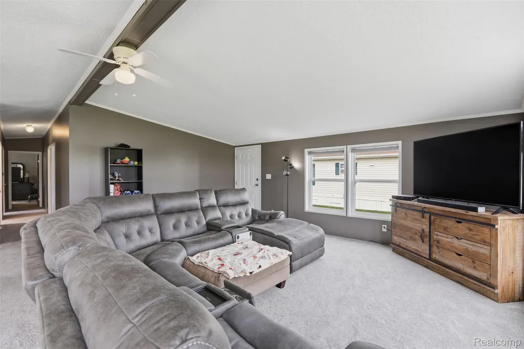 29220 Tanglewood Flat Rock City MI 48134