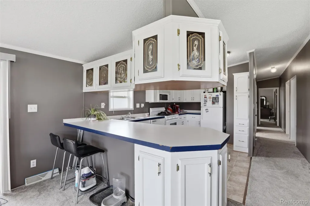 29220 Tanglewood Flat Rock City MI 48134