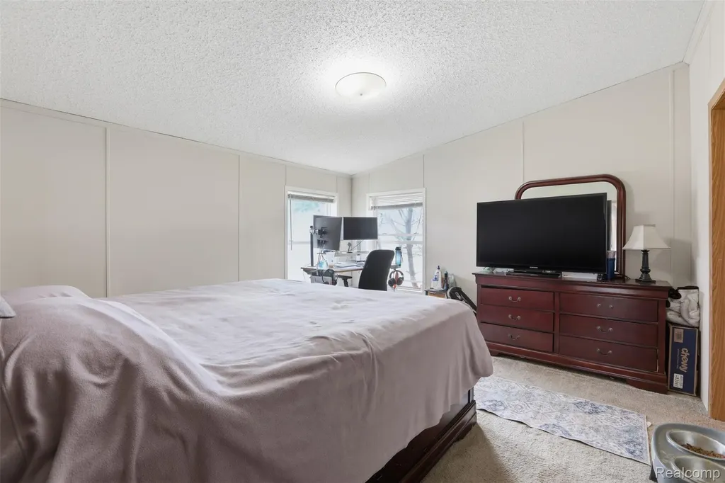 29220 Tanglewood Flat Rock City MI 48134