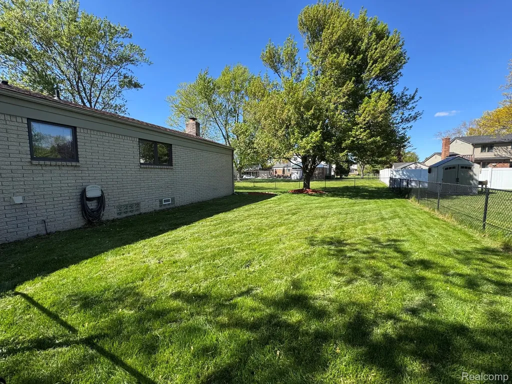 18229 Ash Creek Drive Macomb Township MI 48044