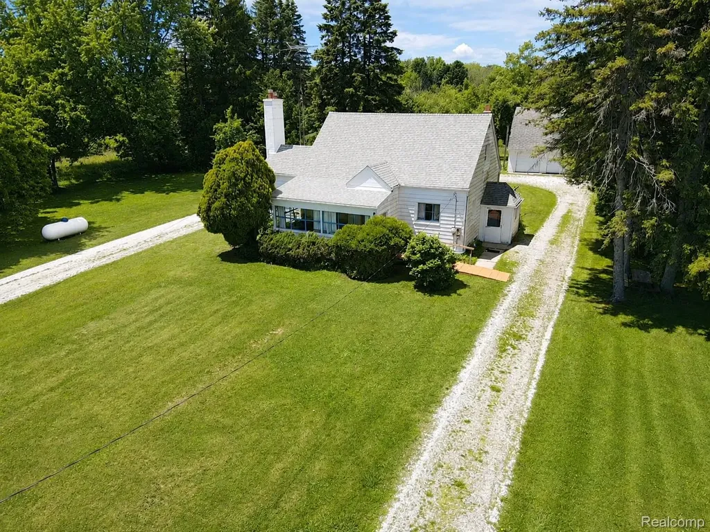 5893 Cribbins Road Kenockee Township MI 48006